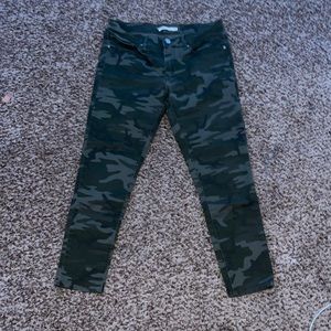 Levi camo skinny jeans